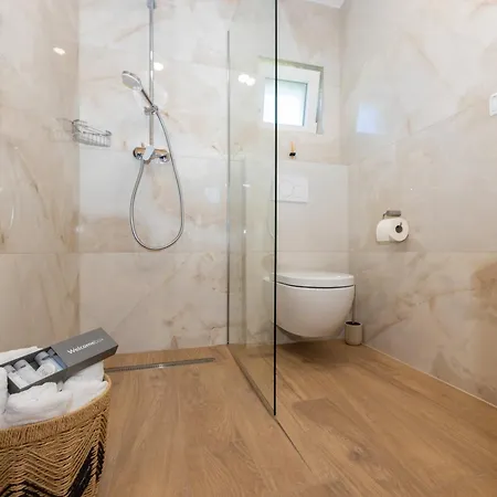 Usce Villa *